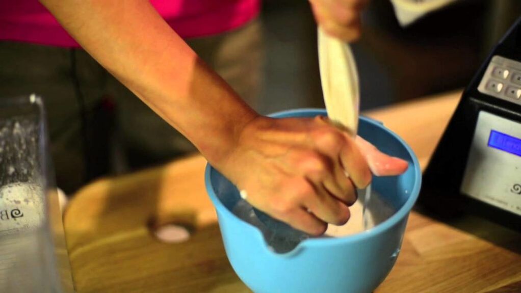 Zubereitung von Milch aus Kürbiskernen zur Entfernung von Würmern bei Kindern